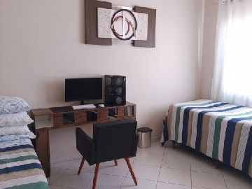 Apartamento: 3 quartos, sendo 1 com su�te e closed e 1 banheiro social