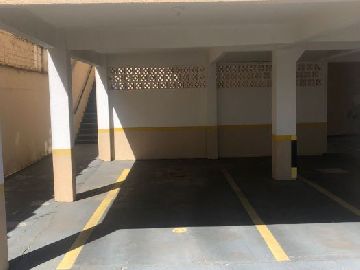 Garagem ampla