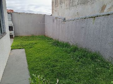 �rea para jardim ou espa�o gourmet com piscina ou spa