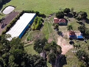 S�tio 2.8 alqueires c/ 2 estufas piment�o